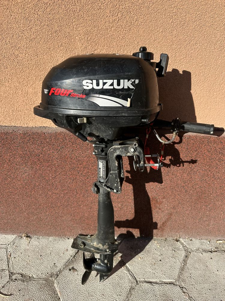 Мотор за лодка suzuki 2,5cc..