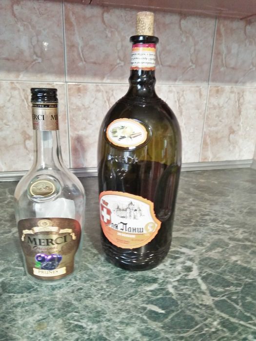 бутылки под вино 1,5л и 0,5л