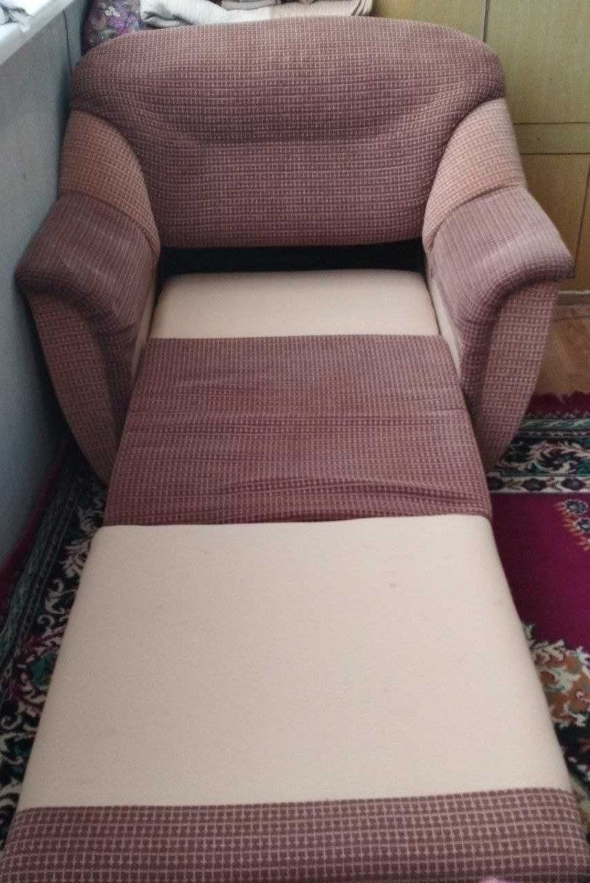 Продается кресло диван