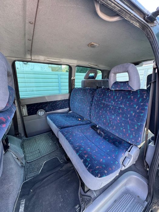 Nissan Serena 1.6 benzina din 2000