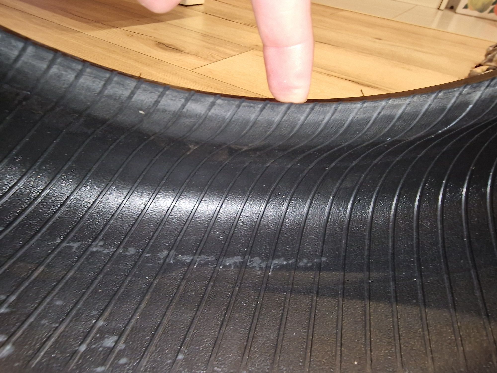 Продавам гума Bridgestone Blizzak Etinel 6