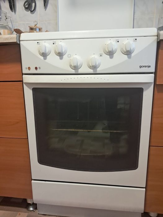 Продам электро плиту