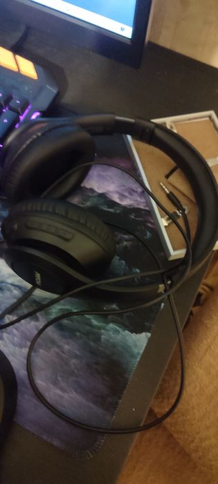 logitech g29 със скоростен лост педали и подарък слушалки mpow 059