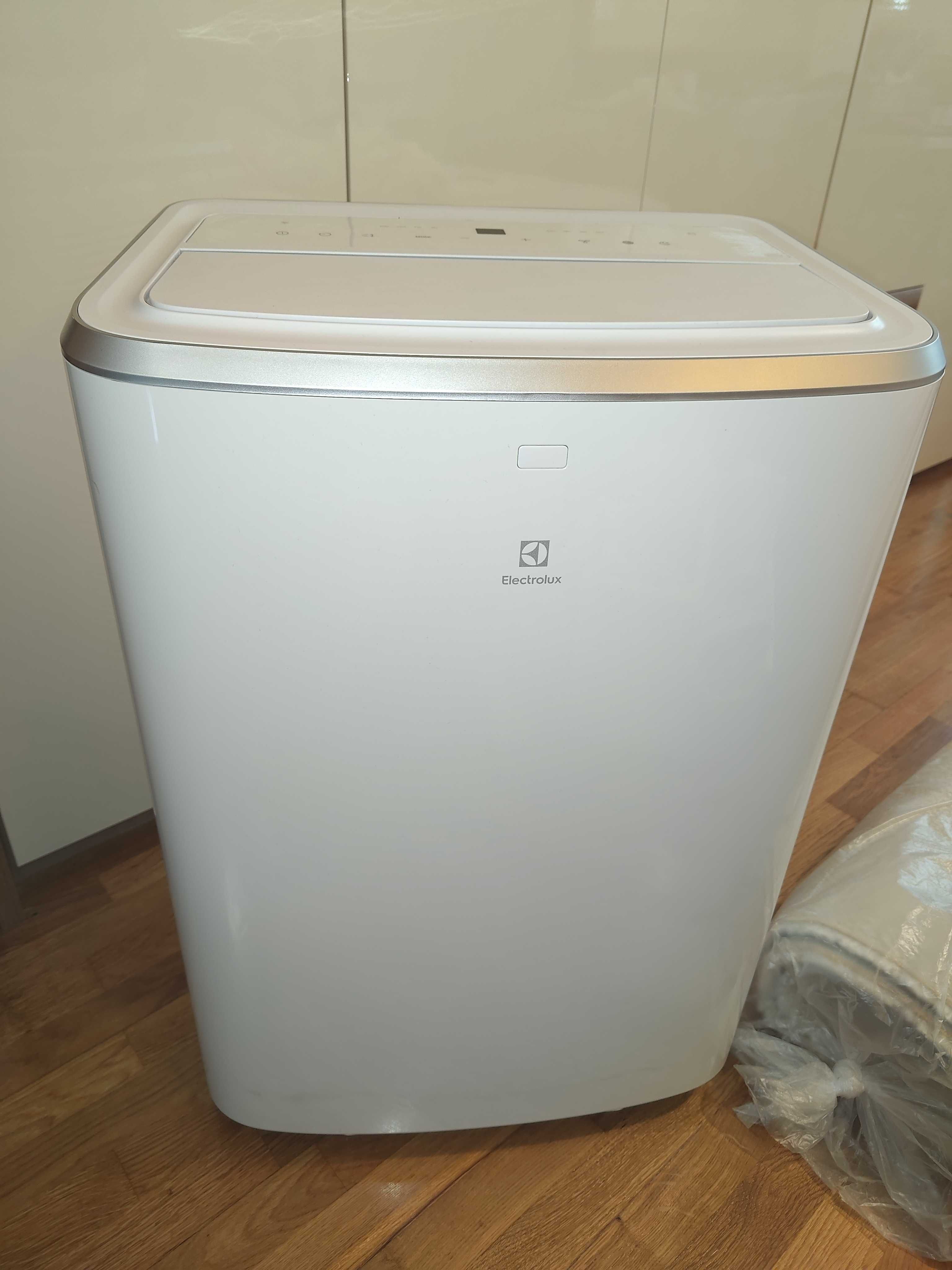 Мобилен климатик ELECTROLUX EXP26U339CW