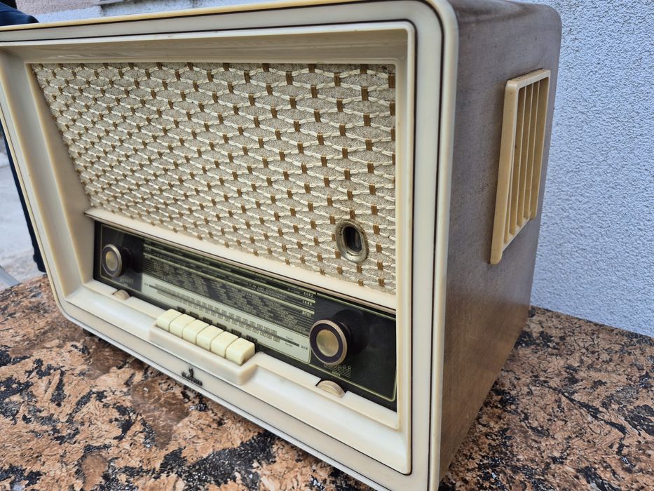 Radio Siemens model C50 fabricat made in Germany in 1955-1957

Siemens