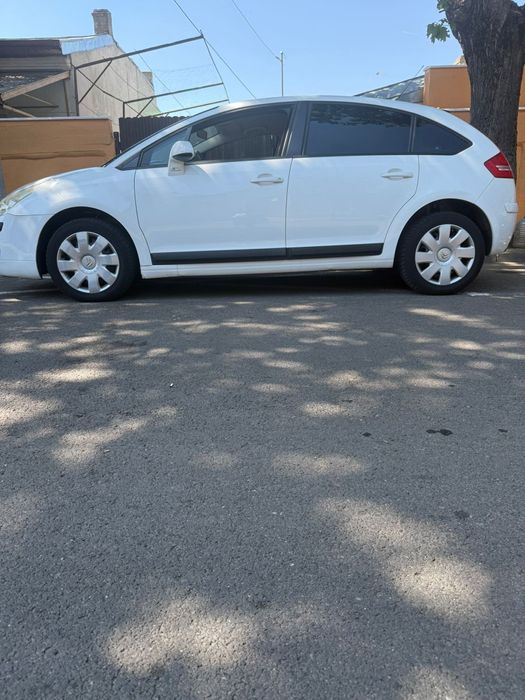 Vând Citroen C4.
