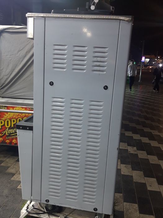 Srochna 220w. Muzqaymoq freezer sotiladi. 220w