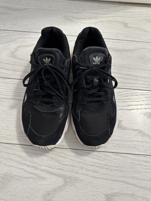 Adidasi dama marimea 38
