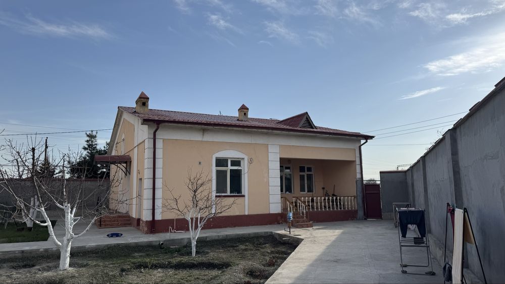 Жомбойда коттедж сотилади