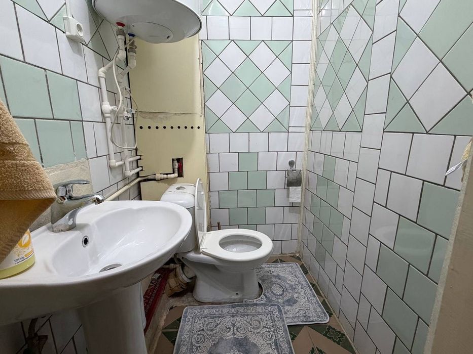 Продается 4 комнатная картира ремонт ЦУМ, Ц-7, ул.Чимкентская