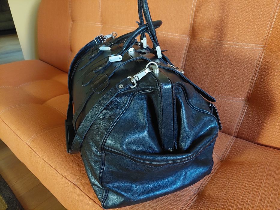 Geanta voiaj piele naturala neagra la doar 599ron !