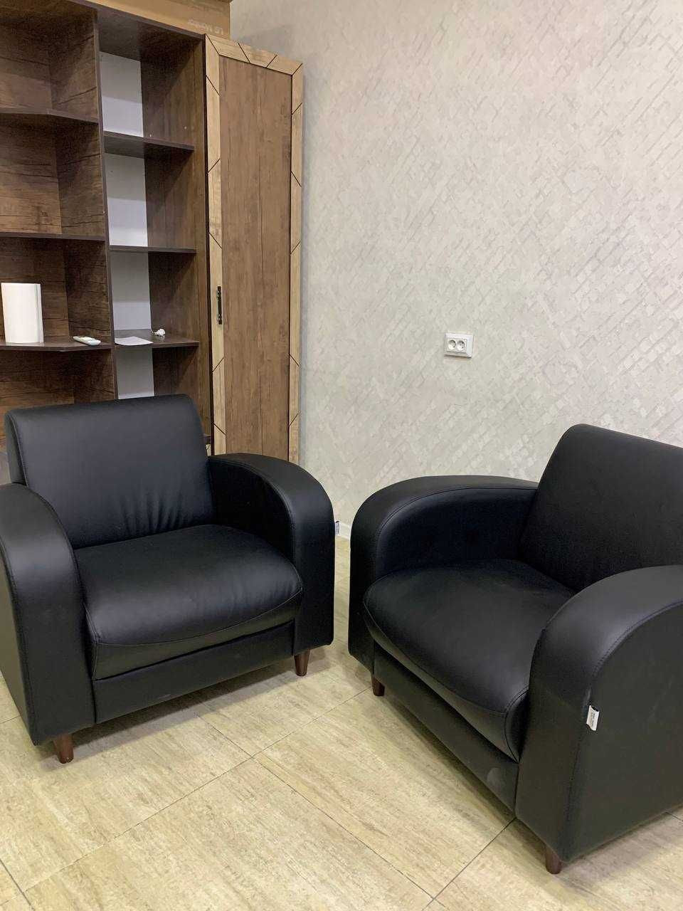 Office uchun tayyor jihozlar sotiladi. Divan 3 ta, xolodilnik, Javon