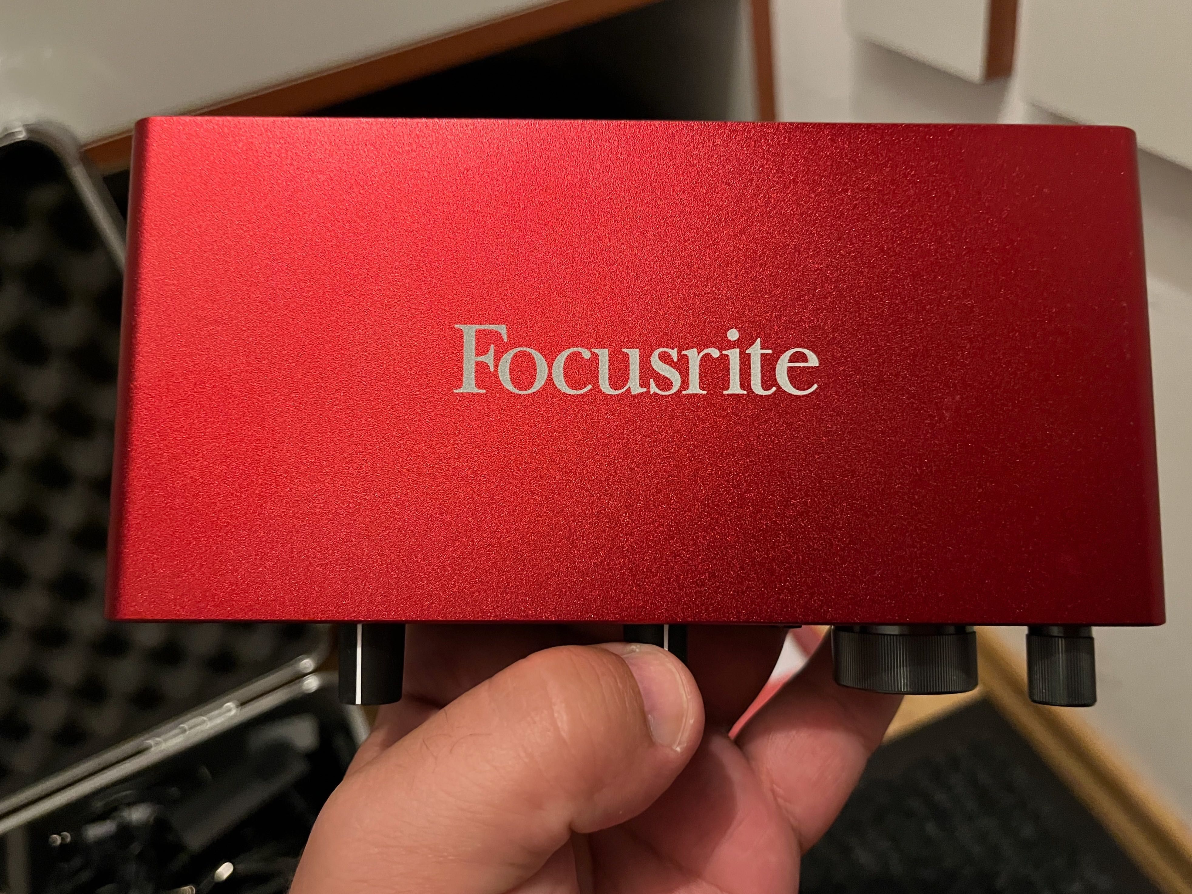 Focusrite 2i2 - 3rd gen - IMPECABIL (aproape nou!)