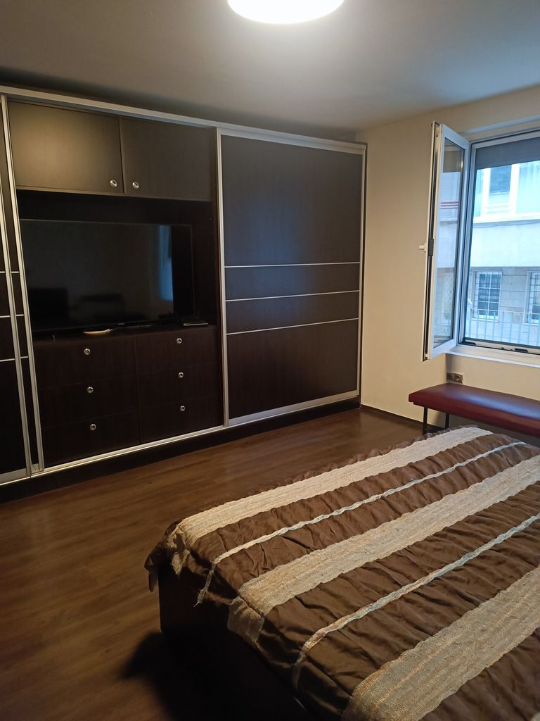 Дава се под наем Тристаен апартамент в София, Лозенец - 80 кв.м за 816 € - Снимка #3