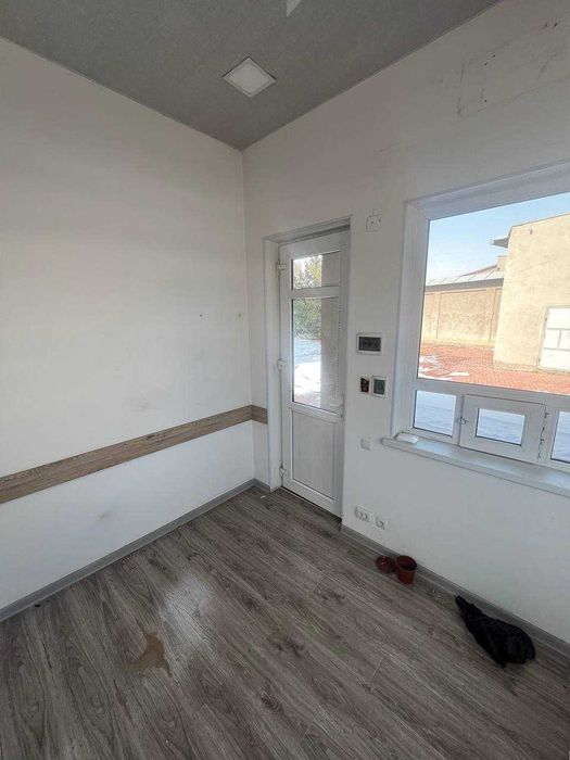 Xona ijaraga beriladi 20kv.m. Bektopi