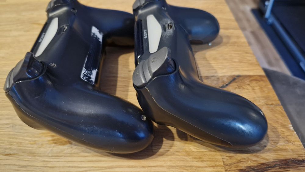 Controllere originale PS4