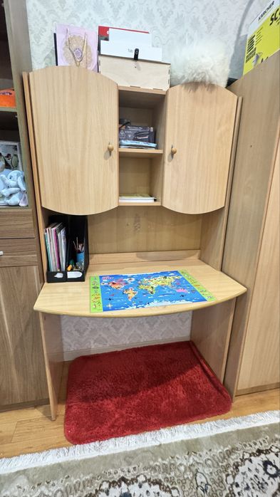 Школьнаый стол или просто детакий стол