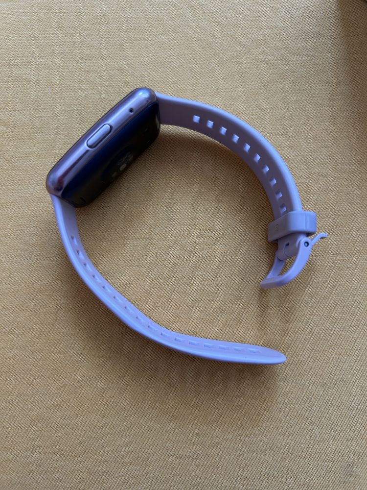 Продам часы HUAWEI Watch Fit