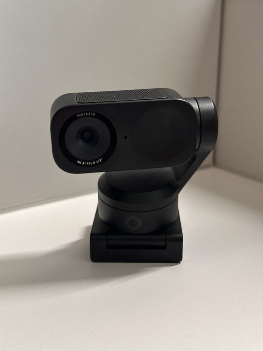 Insta360 Link 2 – 4K AI-powered Webcam