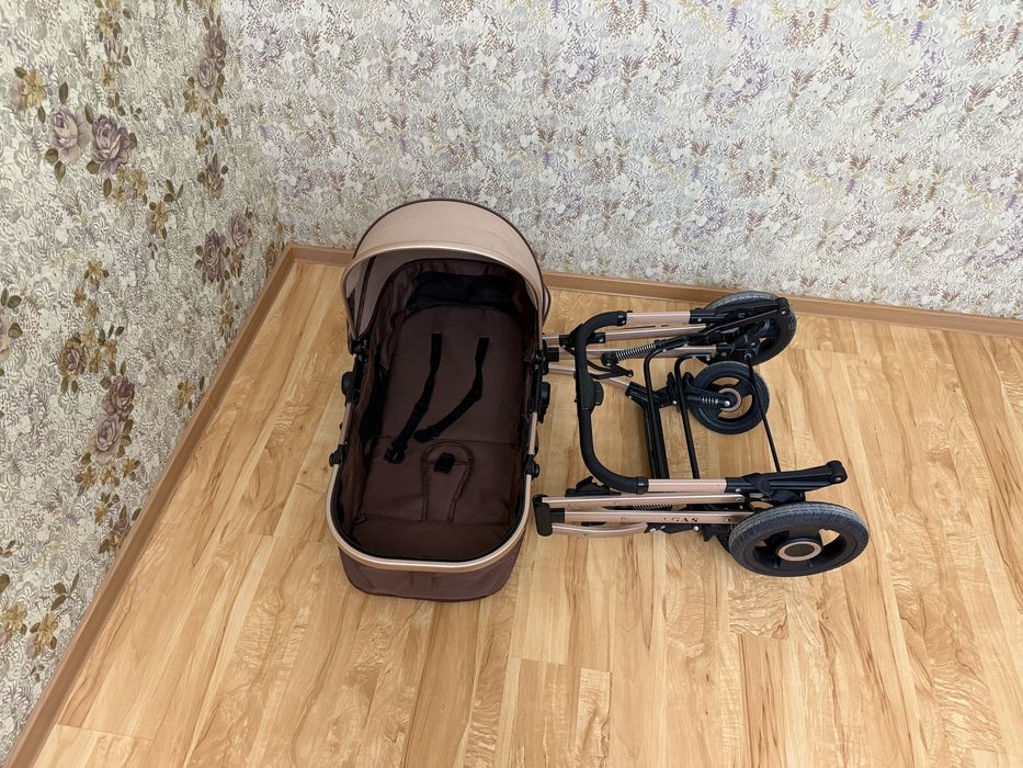 Продам коляску ,очень легкая.