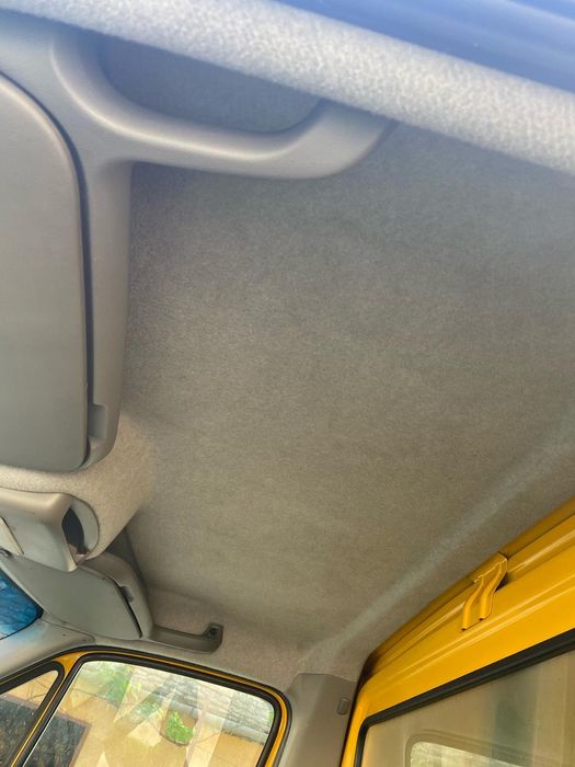 Vând mașina frigorifica meecedes benz.