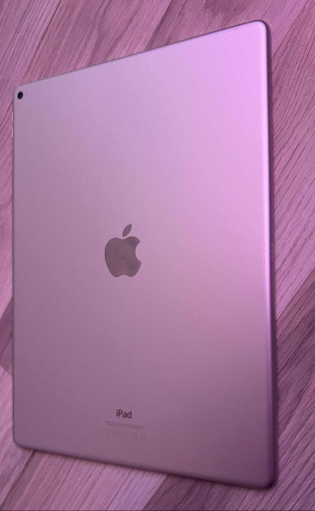iPad Pro 12.9" 128GB (Wi-Fi) – ecran mare, stare foarte bună