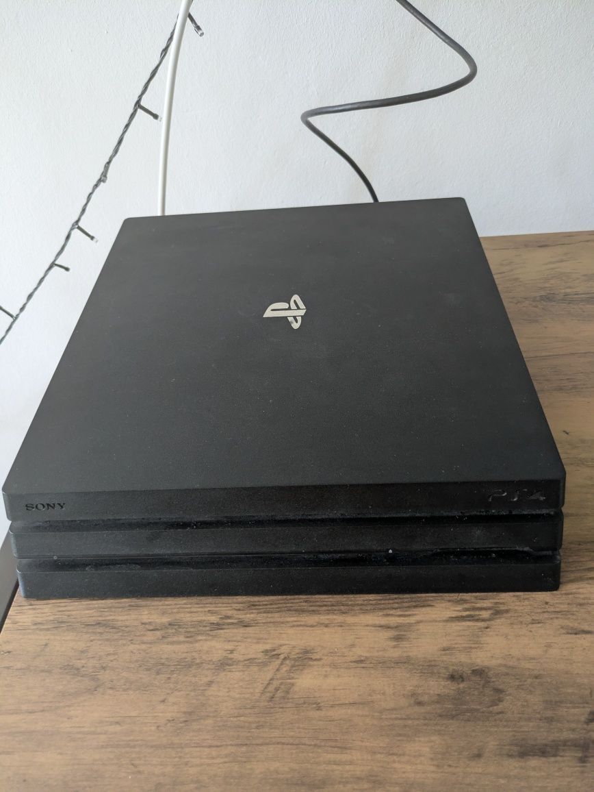Playstation 4 PRO, 1TB
