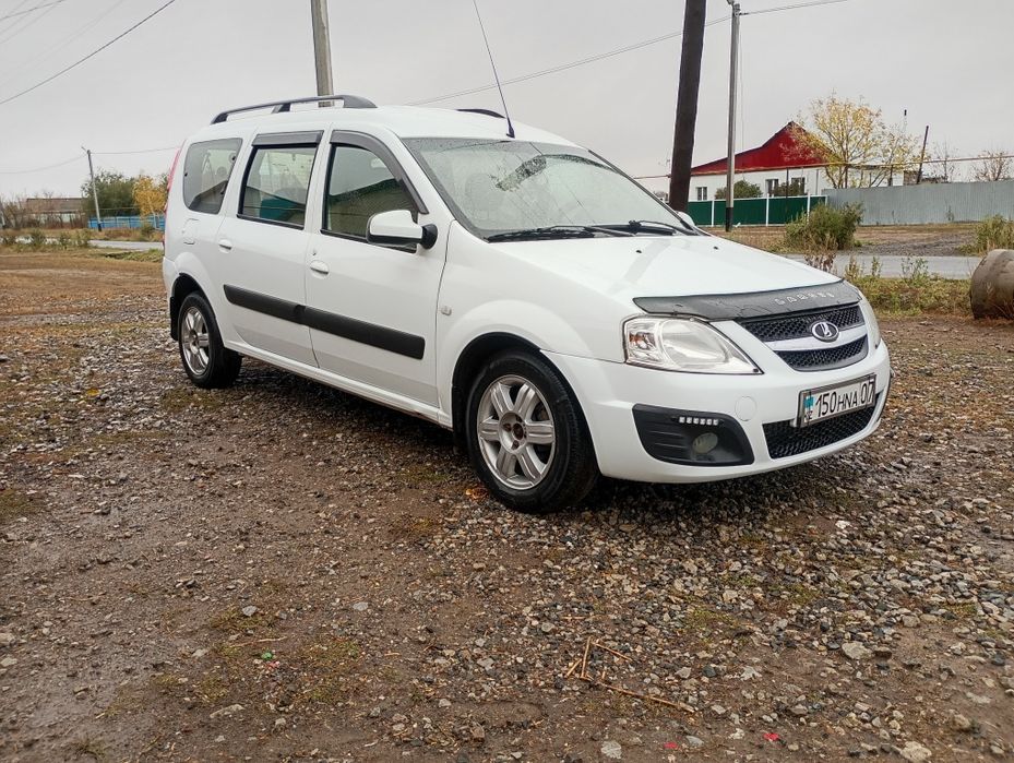Продам авто Лада ларгус 2015
