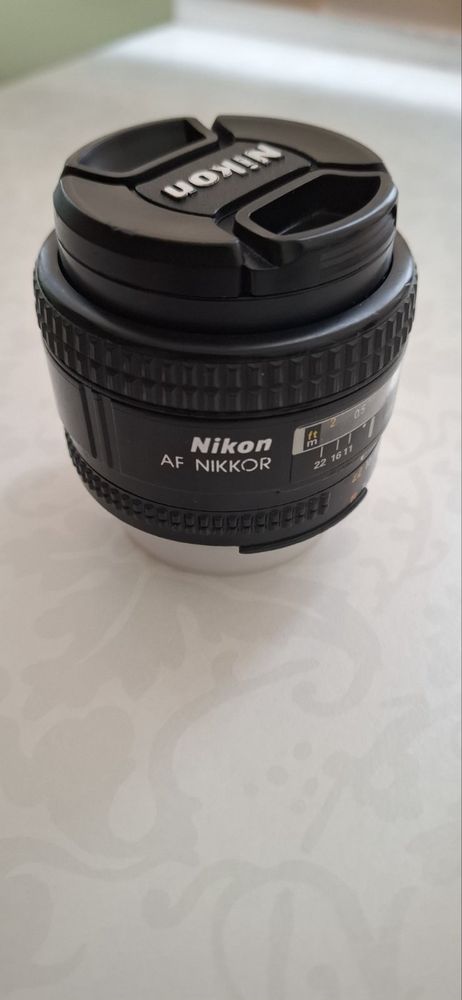 Nikon AF Nikkor 28mm 1:2.8D
