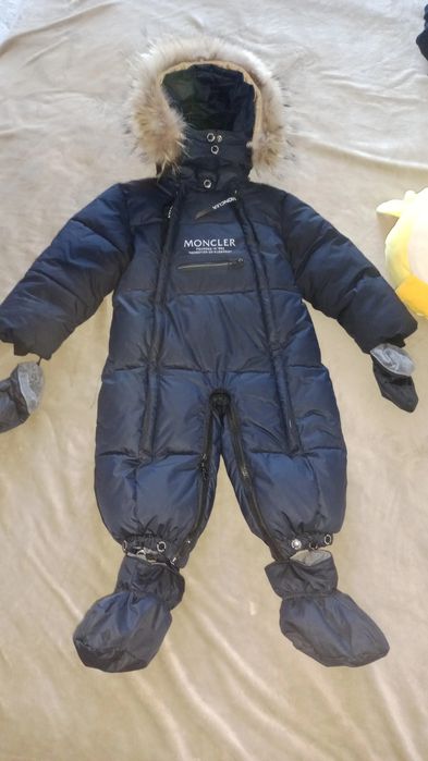 Продам детский зимний комбинезон.