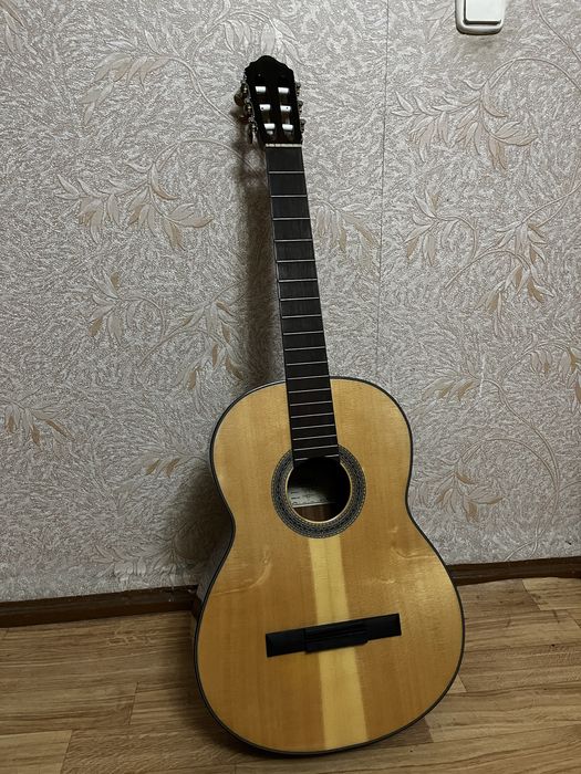 Классическая гитара CortAC200