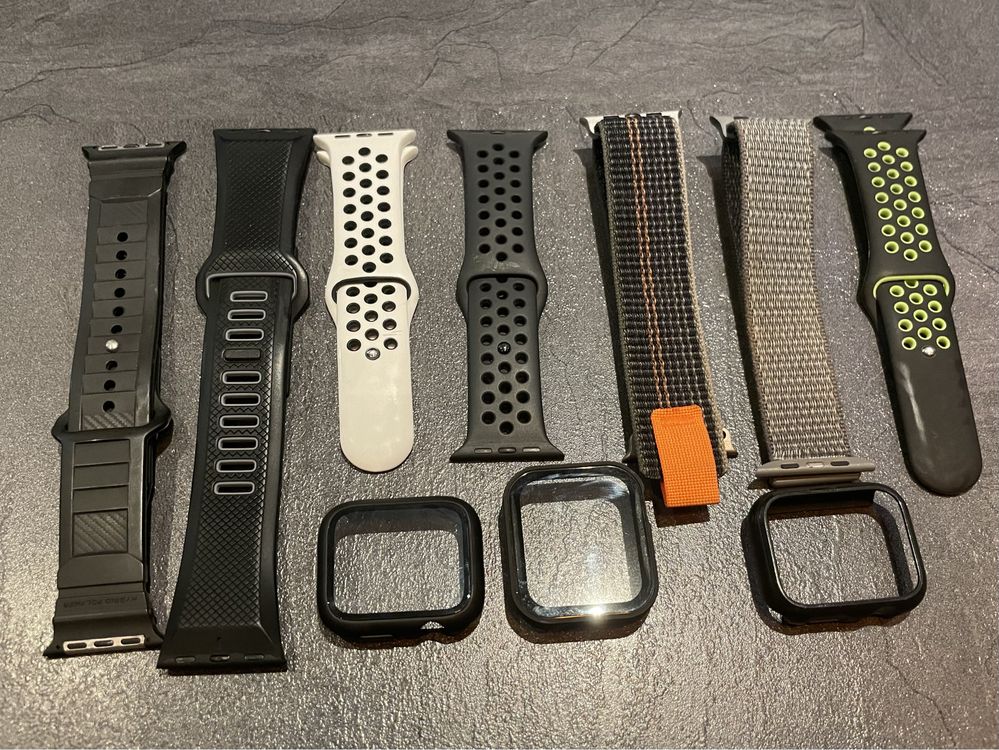 Apple Watch Series 4. 44 mm si accesorii