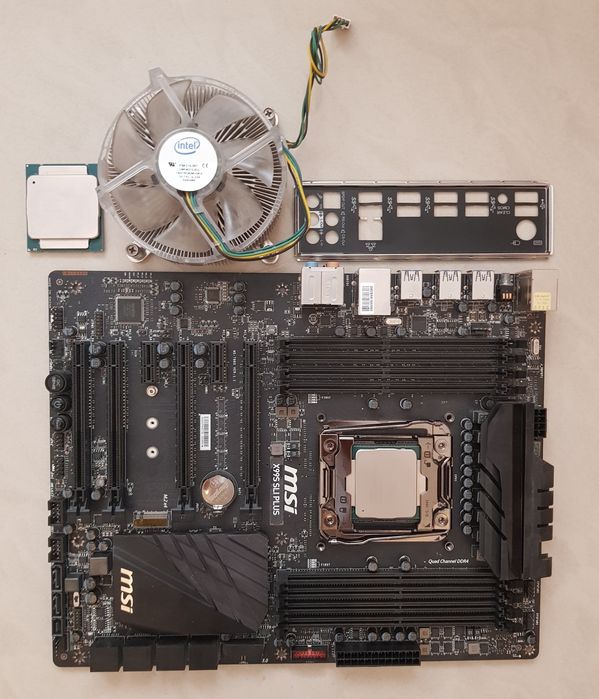 procesor i7 5960X Extreme Edition, cooler intel