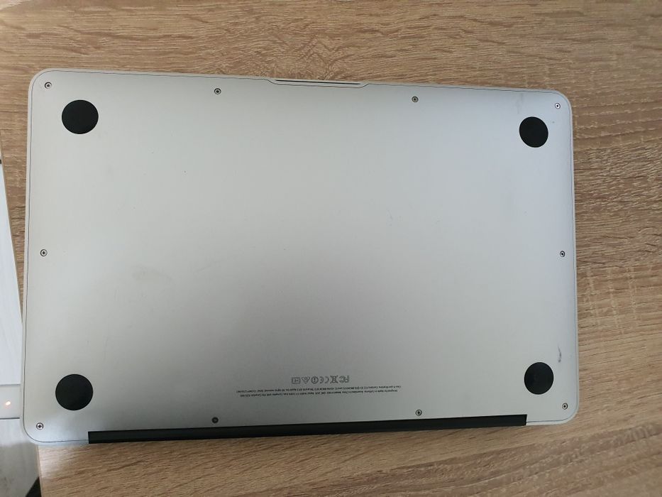 MacBook Air 11" (Early 2014)