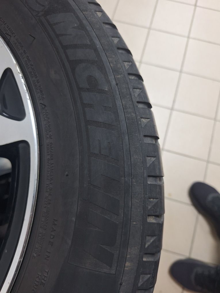vând 4 anvelope de vară Michelin 195 65 15
