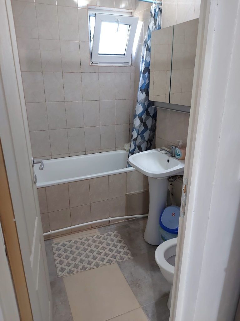 Inchiriez  apartament 2 camere