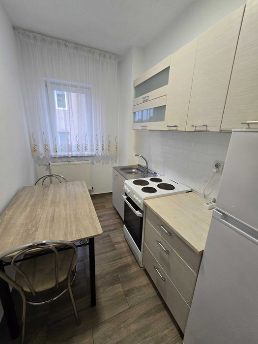 Pers fiz inch ap doua camere decomandate cu parcare etaj 1