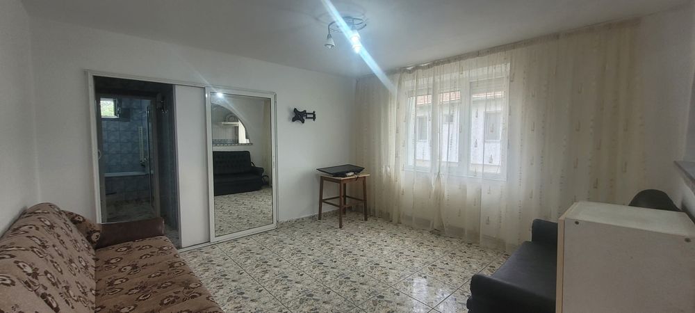 Apartament 2 camere in Onesti, zona centrala.
