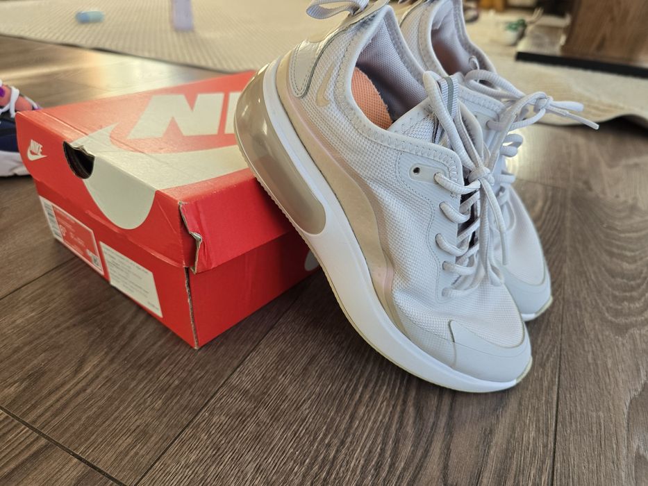 Дамски маратонки Nike