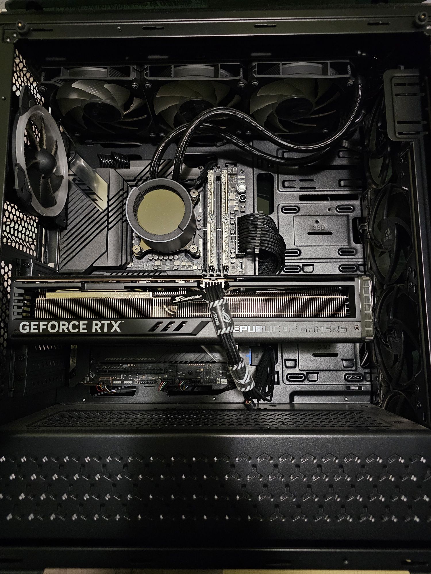 KIT Placa de baza ASUS, procesor i5 11600k, RAM, cooler 360 Gigabyte.