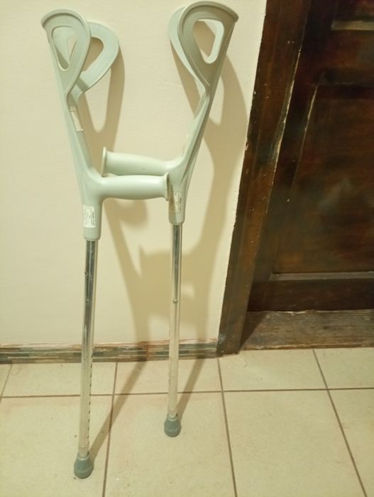 Патерици тип Канадка