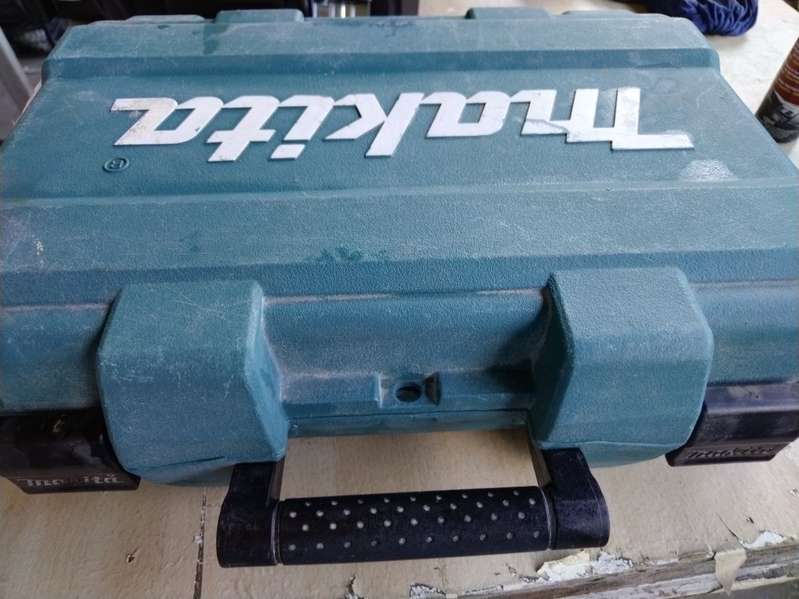 Винтоверт Makita 18v DF457D