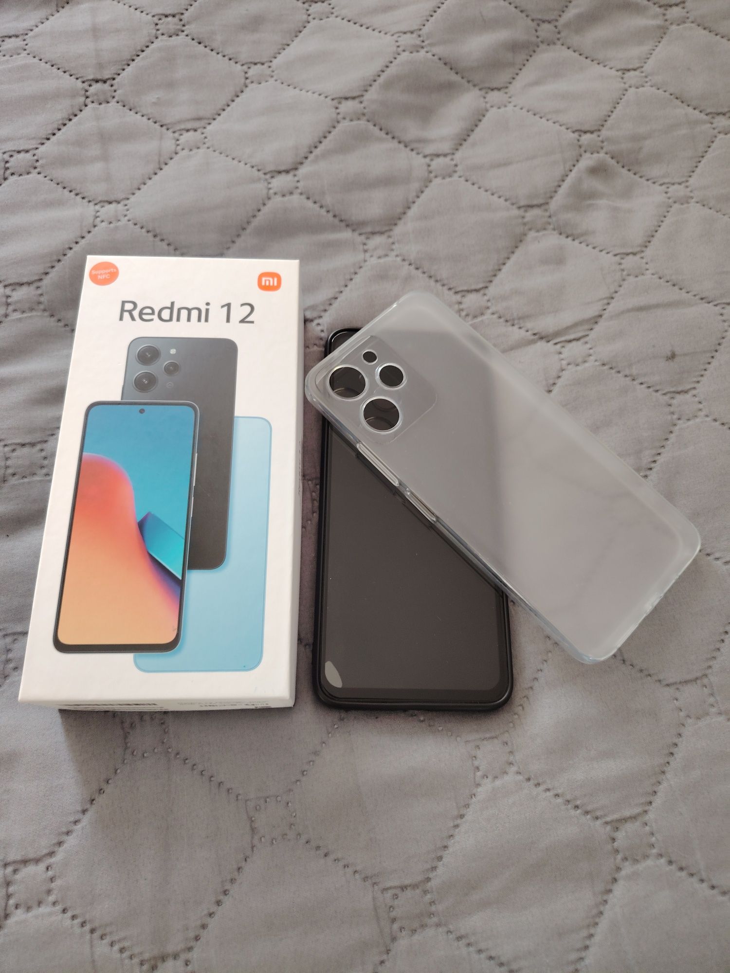 Телефон Redmi 12