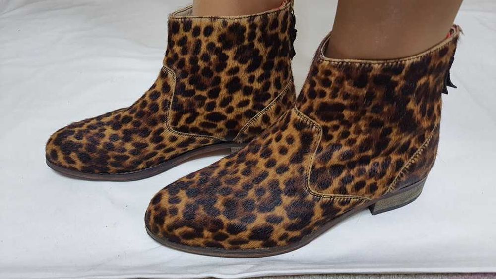 Ghete trendy full piele de la BODEN marimea 38-38,5