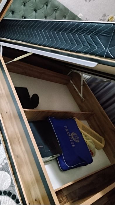 Продаётся двухспальный кровать