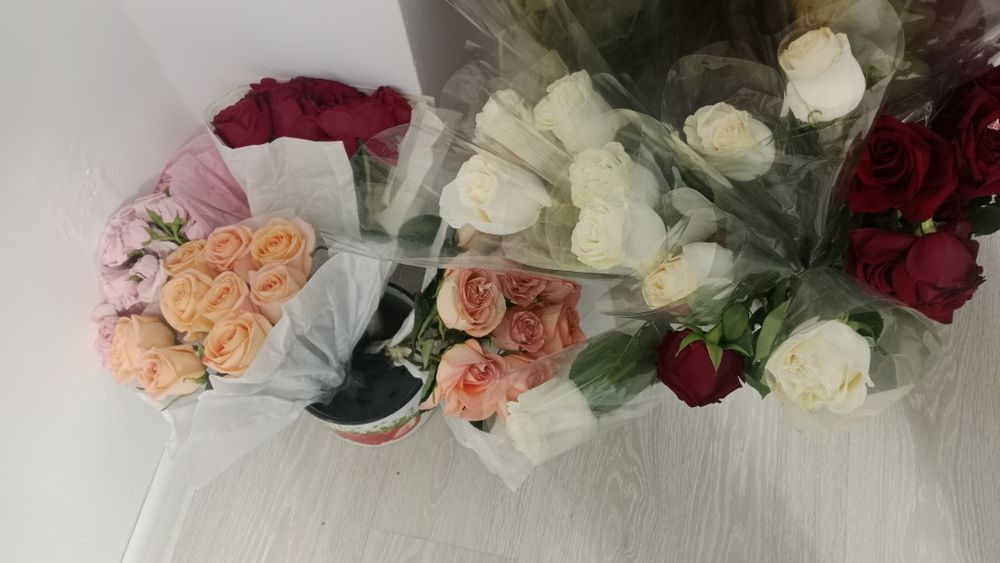 Гүл сатылады бірнеше гүл бар