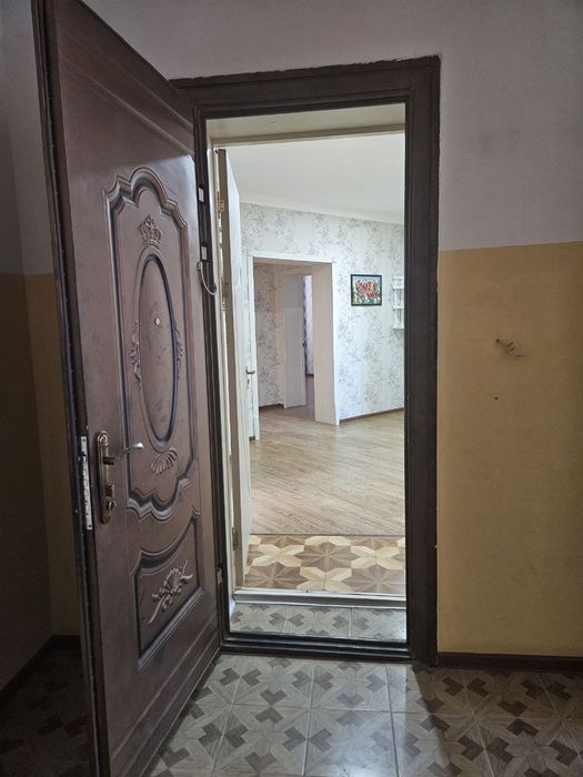 Новостройка, 2-й этаж, 4-х комнатная квартира, кладовка на кухне,