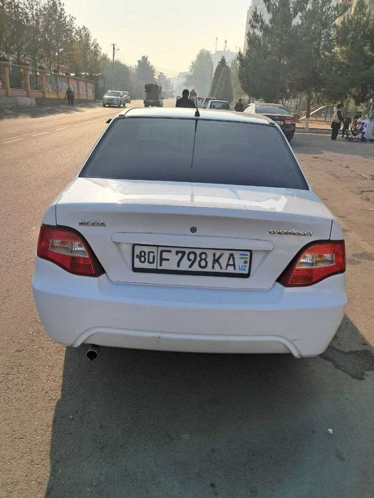 Nexia 2 срочно сотилади.