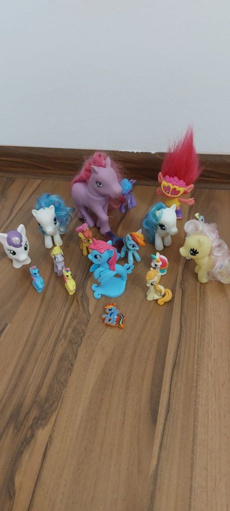 Lot jucări mini dragonei,mini unicorni,Elsa și ana