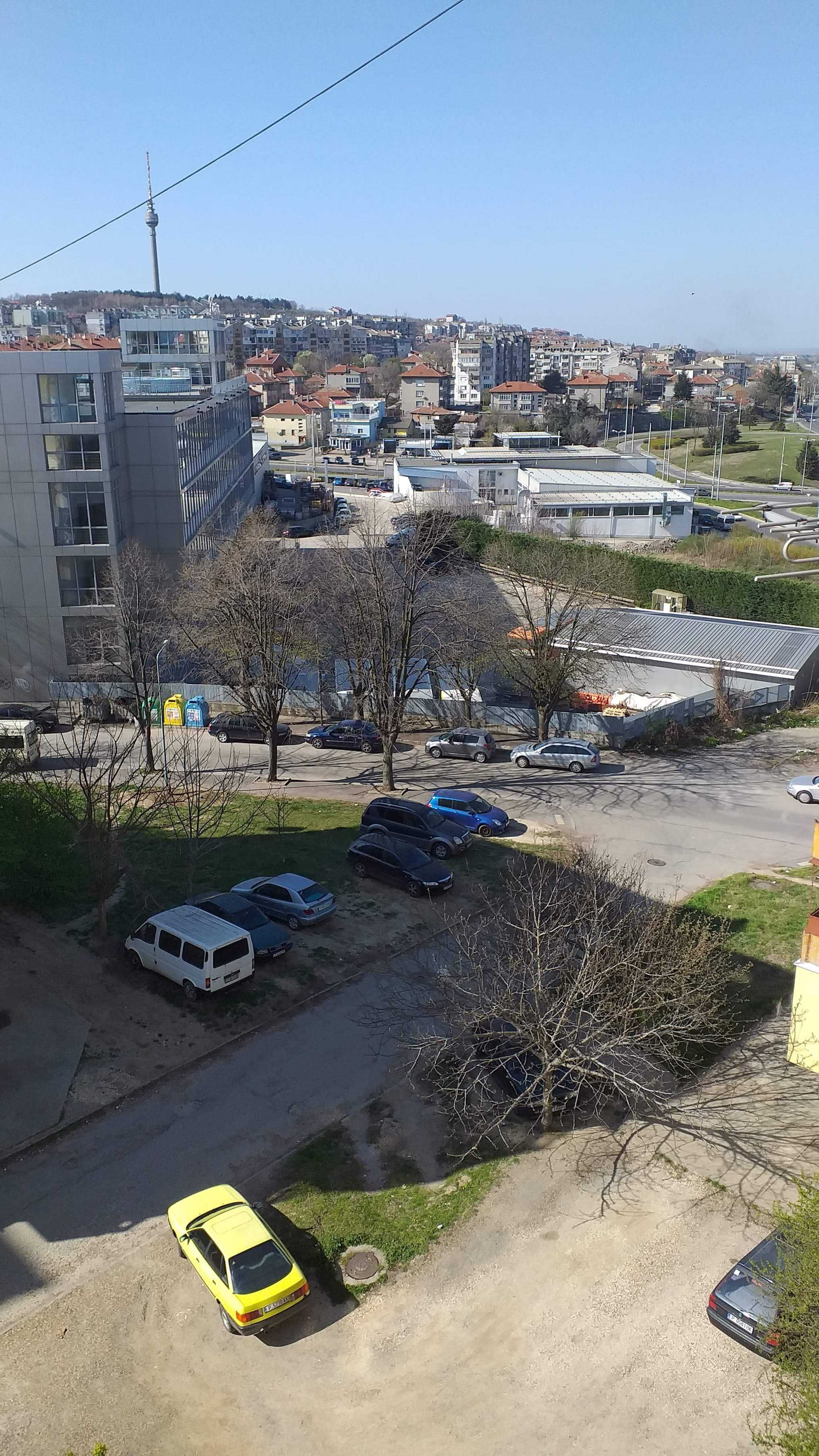 СОБСТВЕНИК продава двустаен в кв. Чародейка Север с наематели